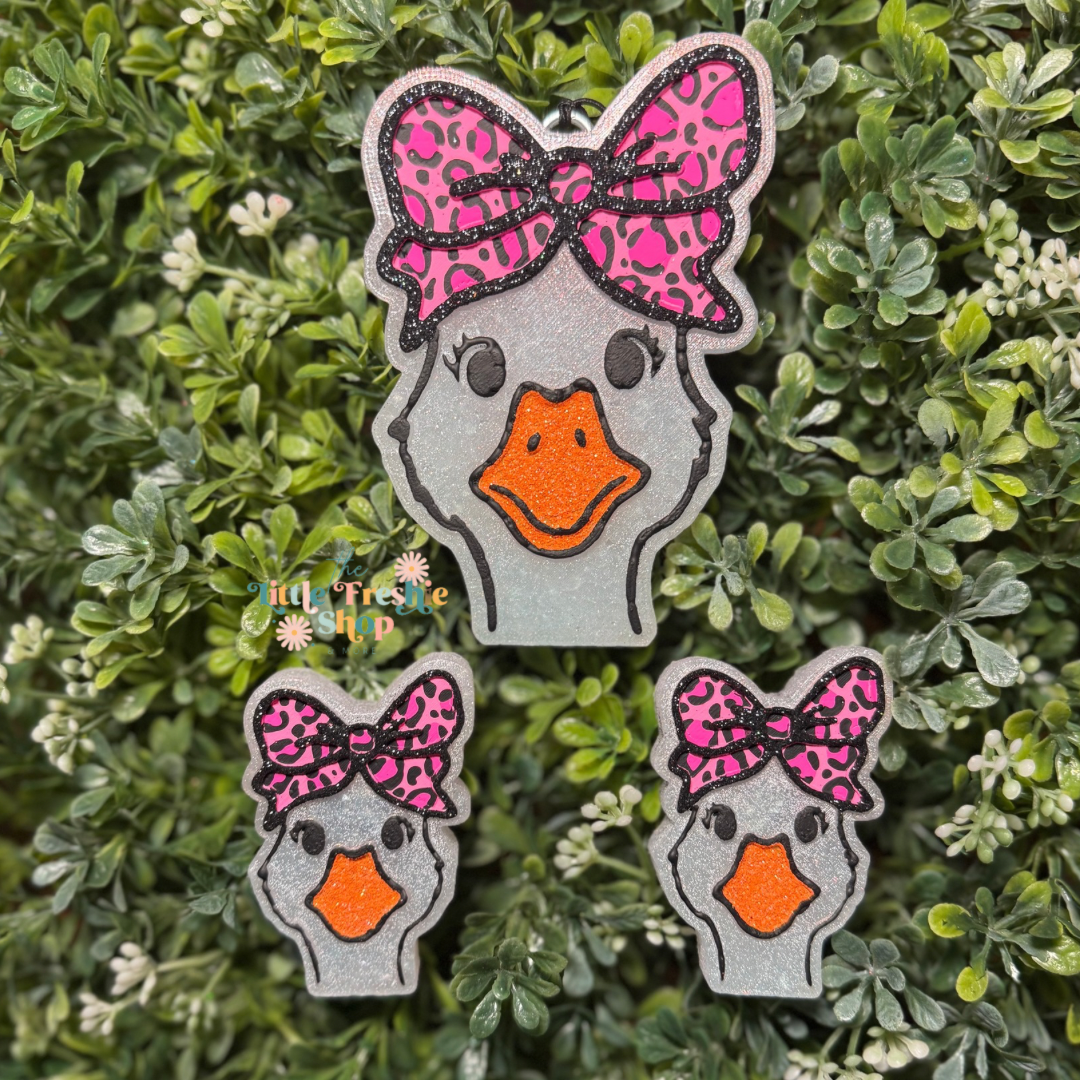 Goose With Bow Freshie