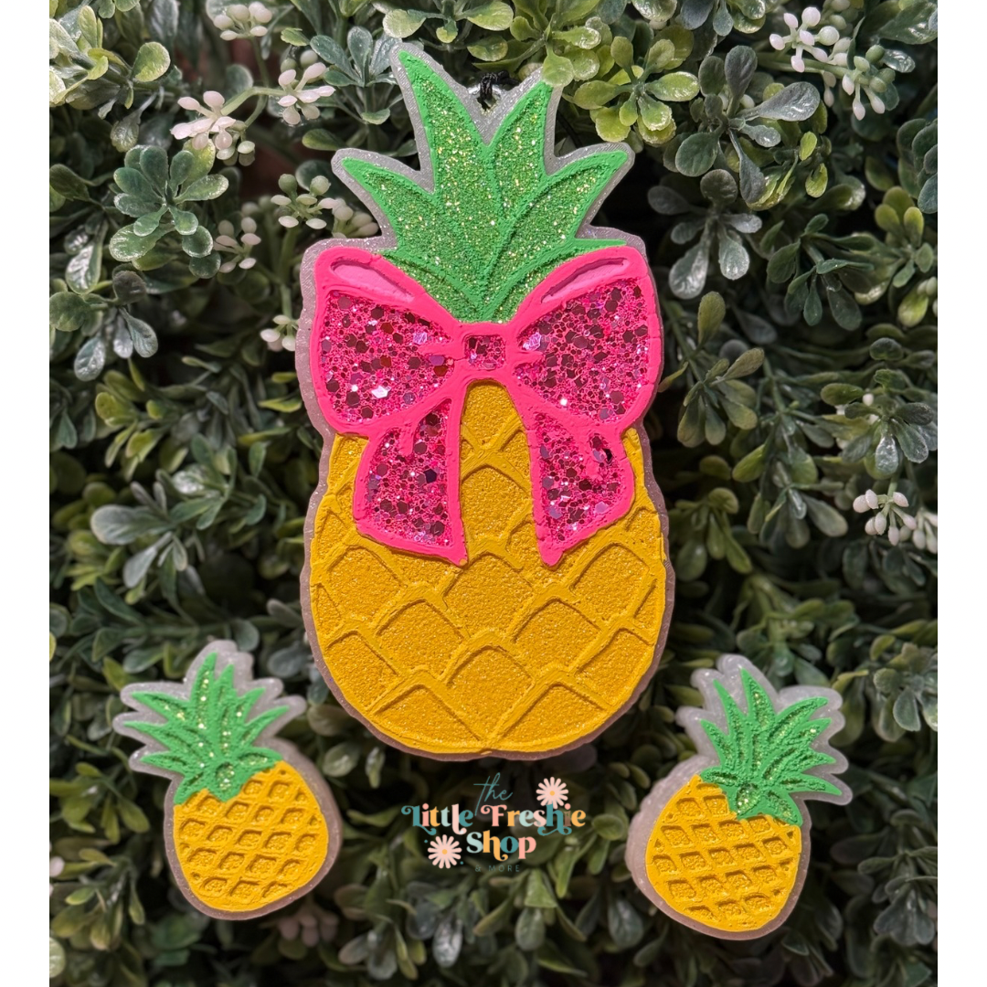 Pineapple with Bow Freshy