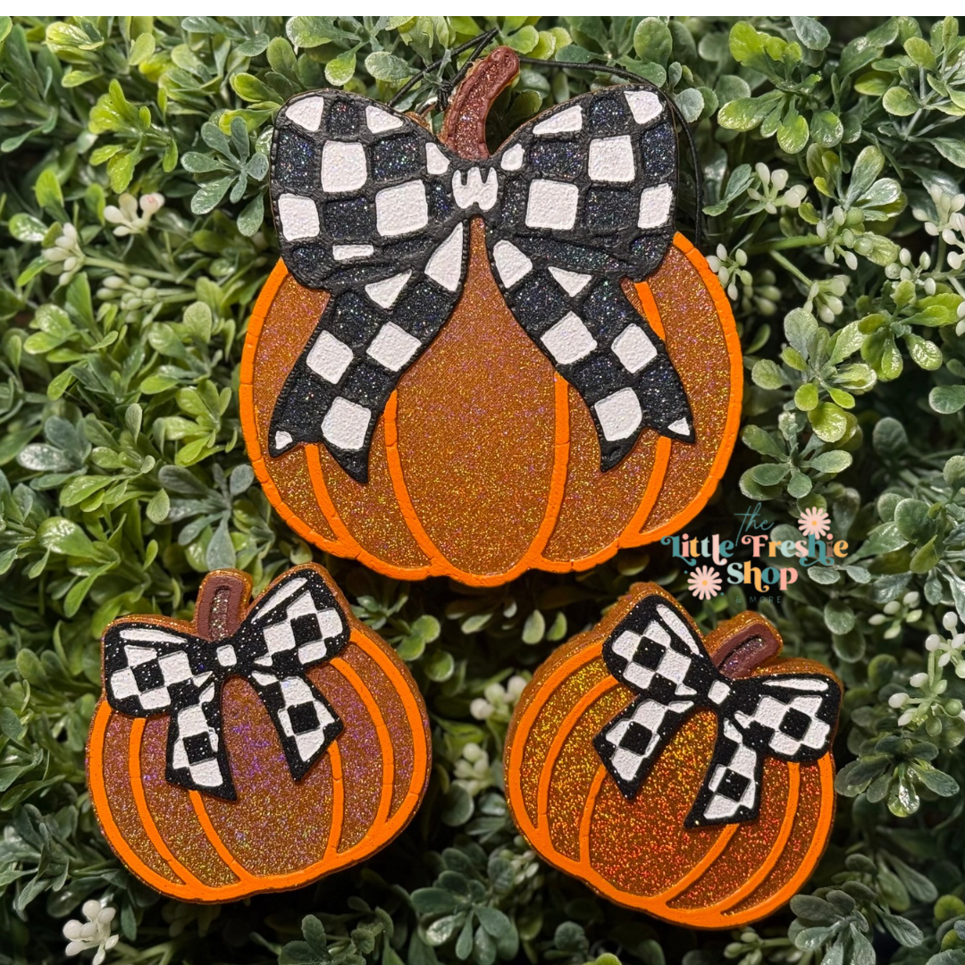 Pumpkin With Bow Freshie