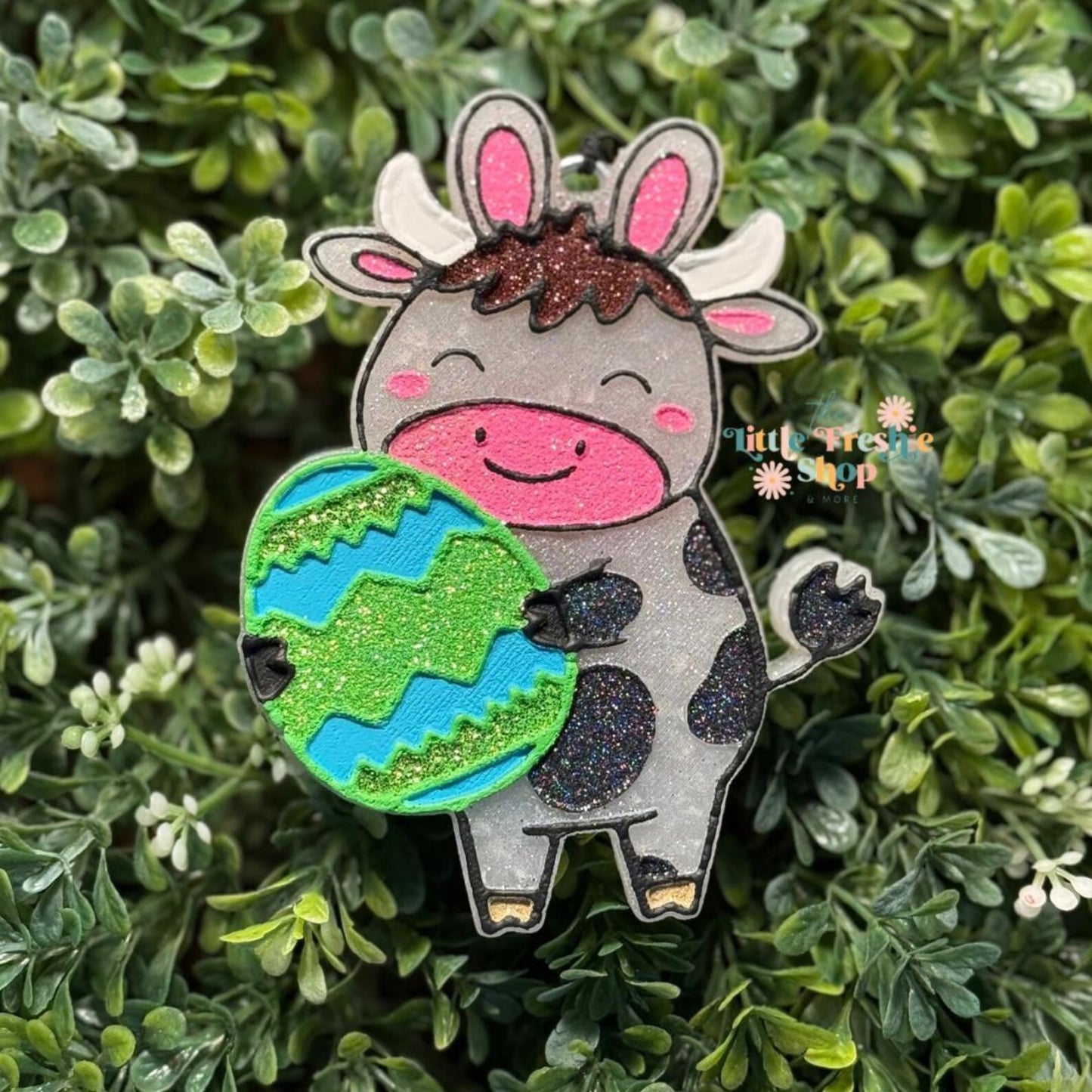 Easter Cow With Egg Freshie