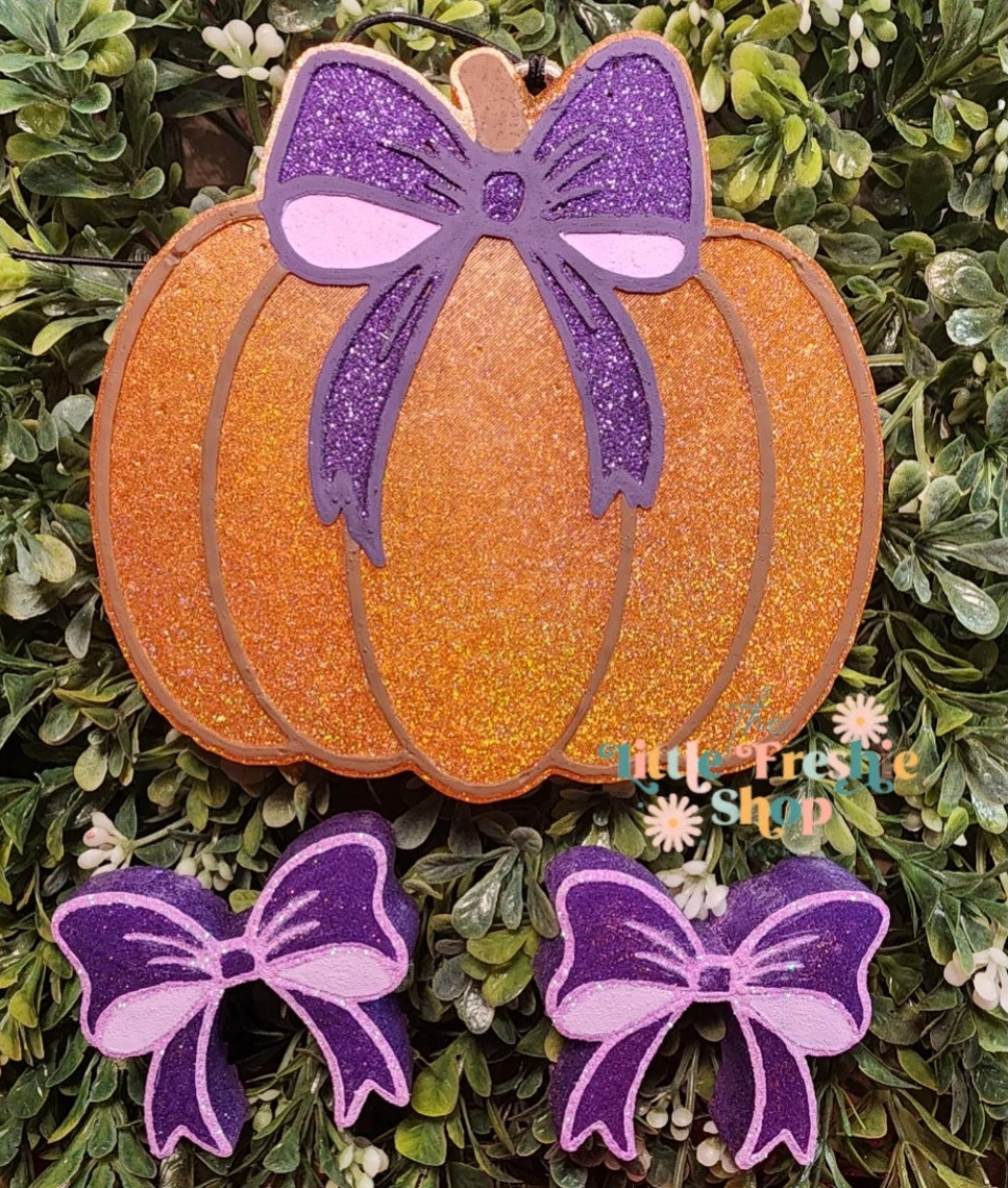 Pumpkin with Bow Freshie