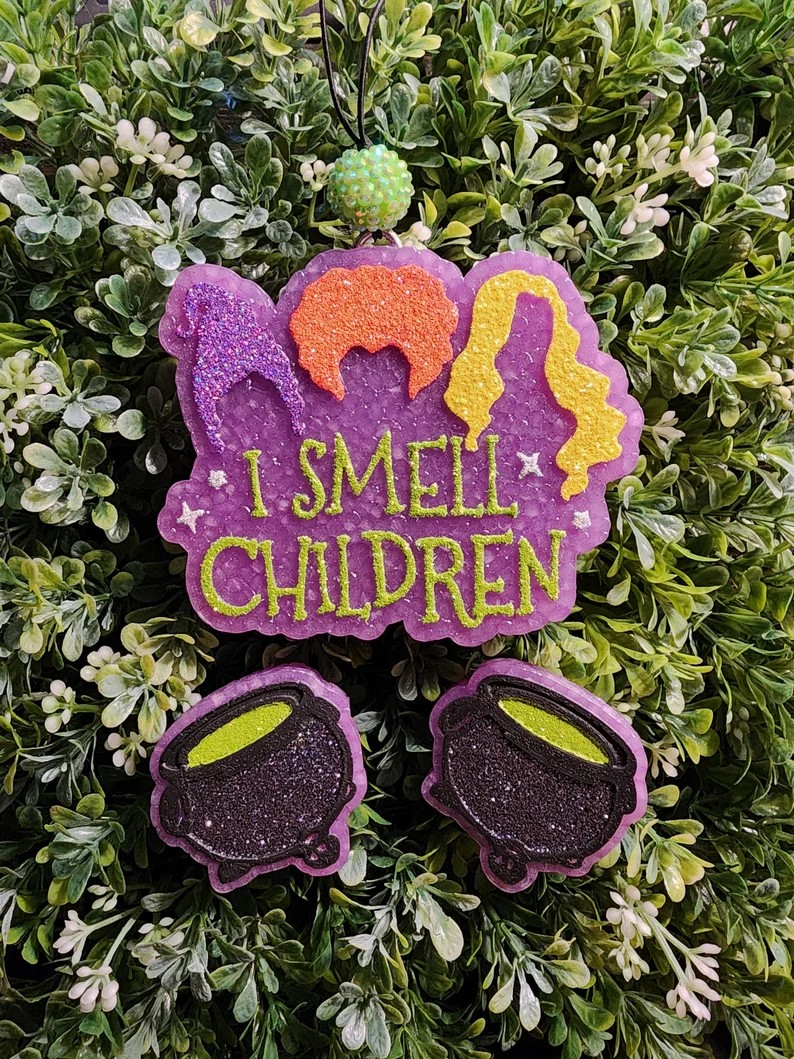 Witchy Sisters, I smell Children